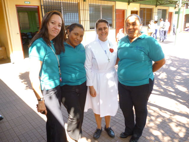 Profesoras Francis,Urania, Suyen y Sor Sonia