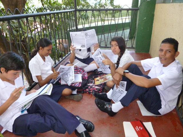 Alumnos de cuarto año en el triduo escolar 2013
